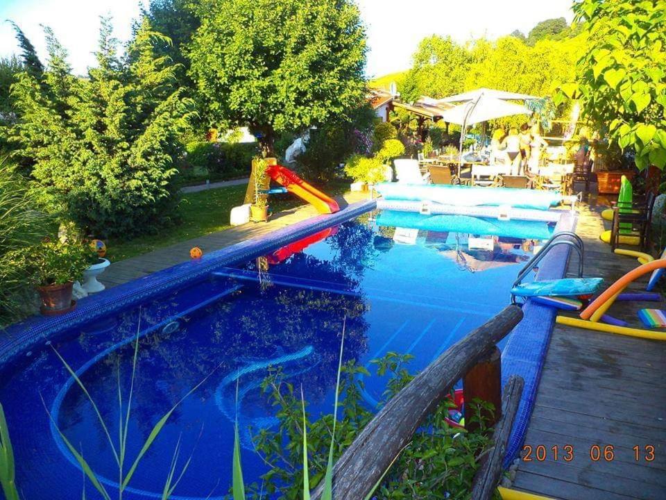 Holiday Vendeghaz Es Szabadidokert Jardanhaza Exterior photo